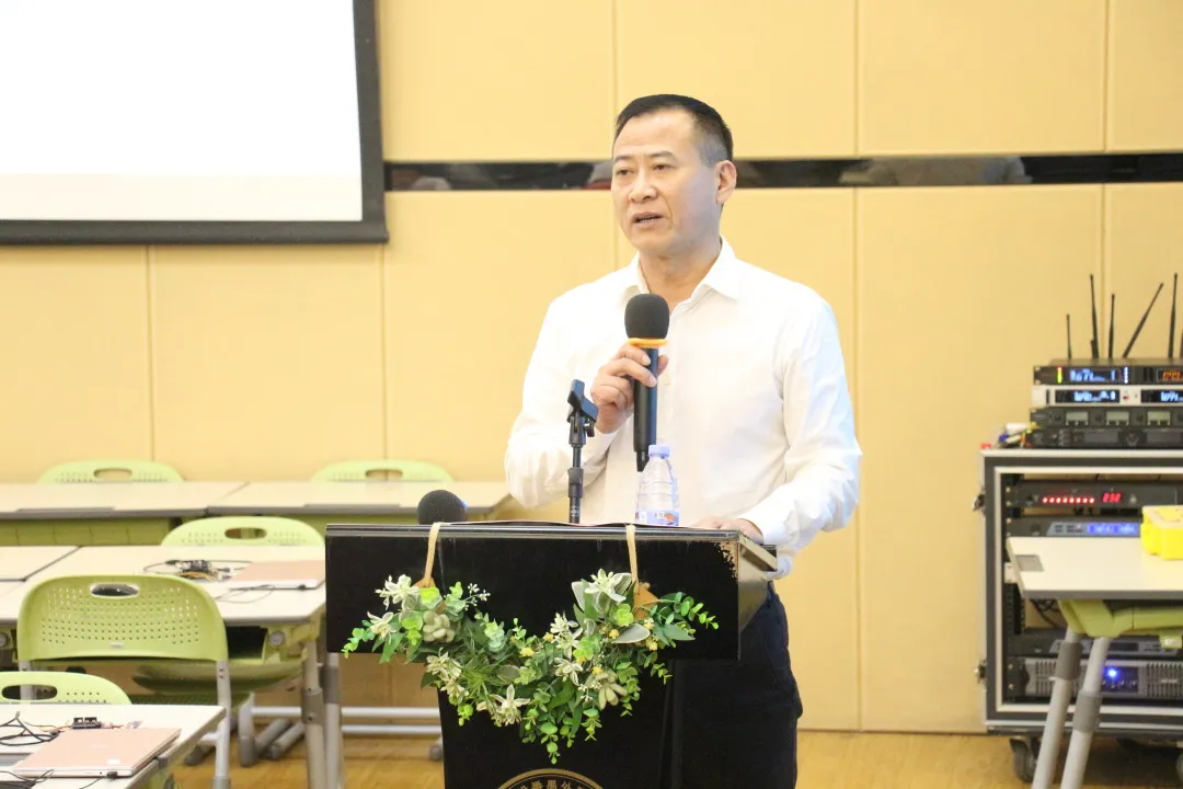 热烈祝贺中山市中小学人工智能创新教育校长研修班圆满收官