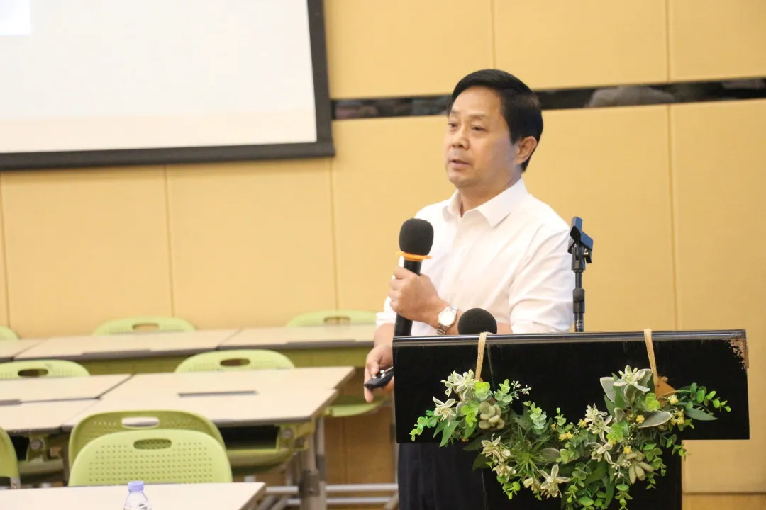 热烈祝贺中山市中小学人工智能创新教育校长研修班圆满收官